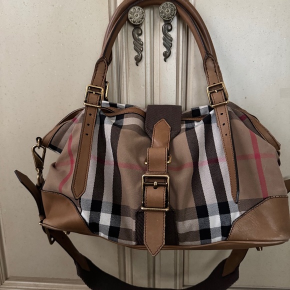 Burberry hand bag - Picture 1 of 10